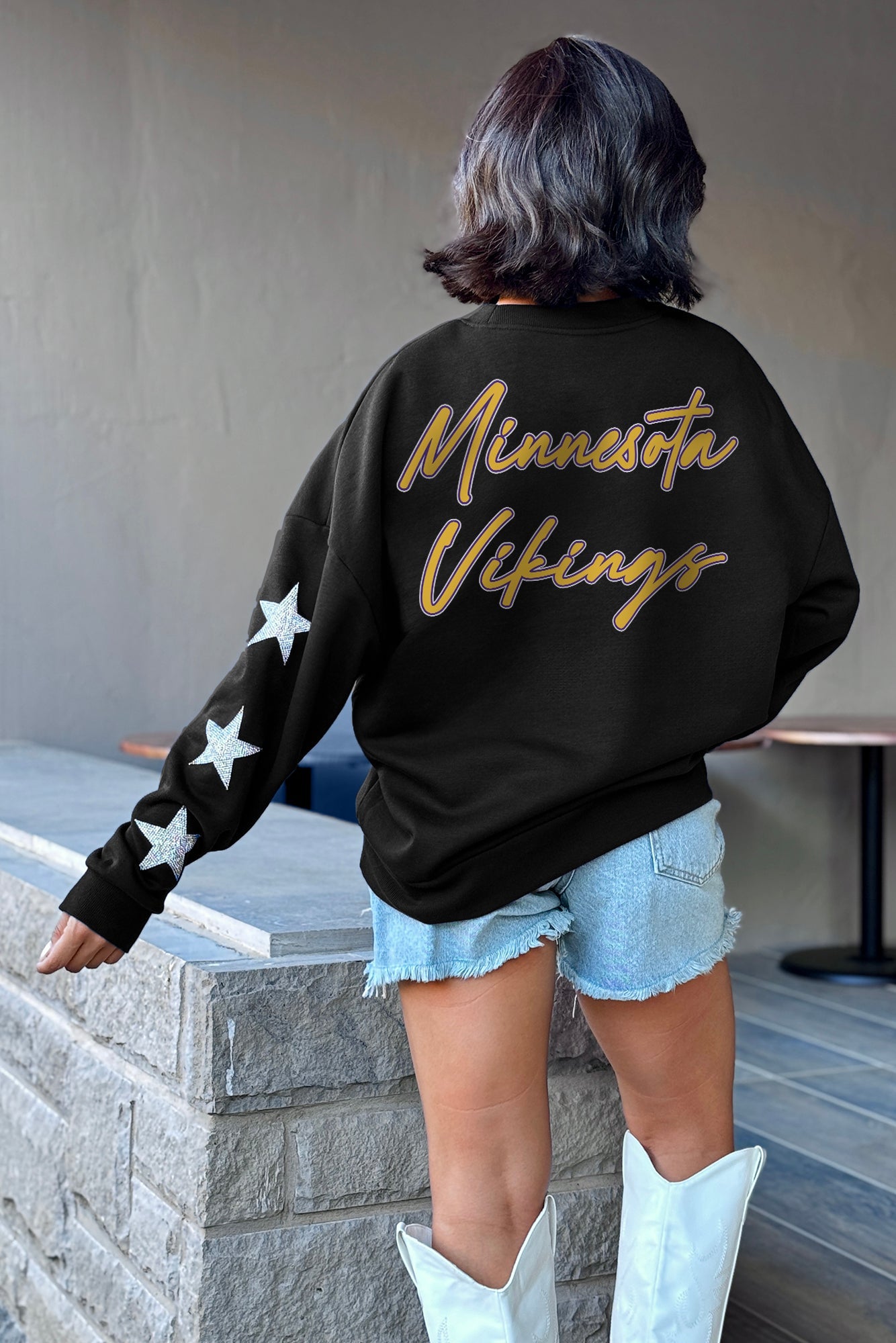 MINNESOTA VIKINGS RADIANT ENERGY EMBELLISHED STAR SLEEVE CREWNECK PULLOVER IN BLACK