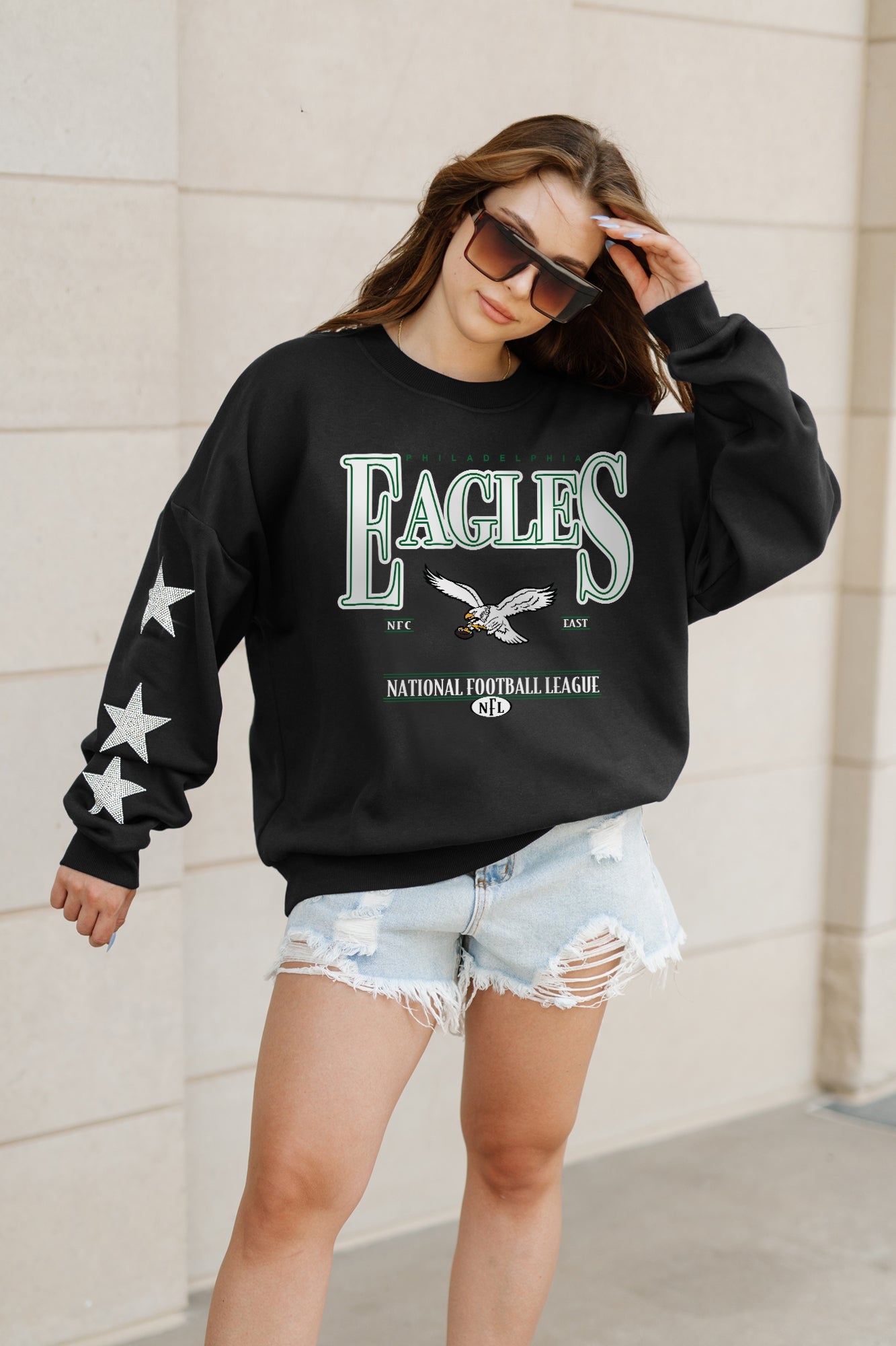 PHILADELPHIA EAGLES GAMEDAY GLIMMER EMBELLISHED STAR SLEEVE CREWNECK PULLOVER