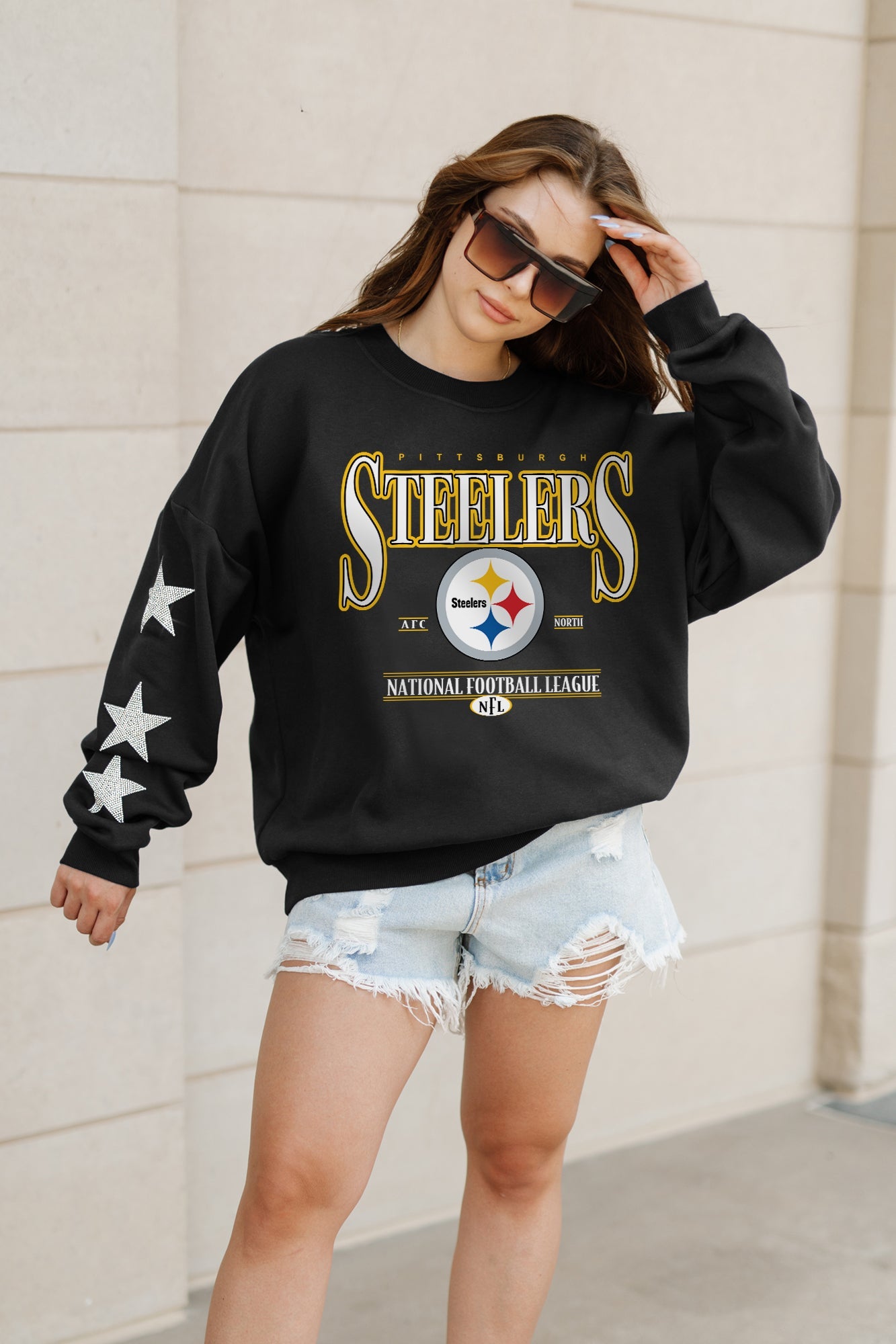 PITTSBURGH STEELERS GAMEDAY GLIMMER EMBELLISHED STAR SLEEVE CREWNECK PULLOVER