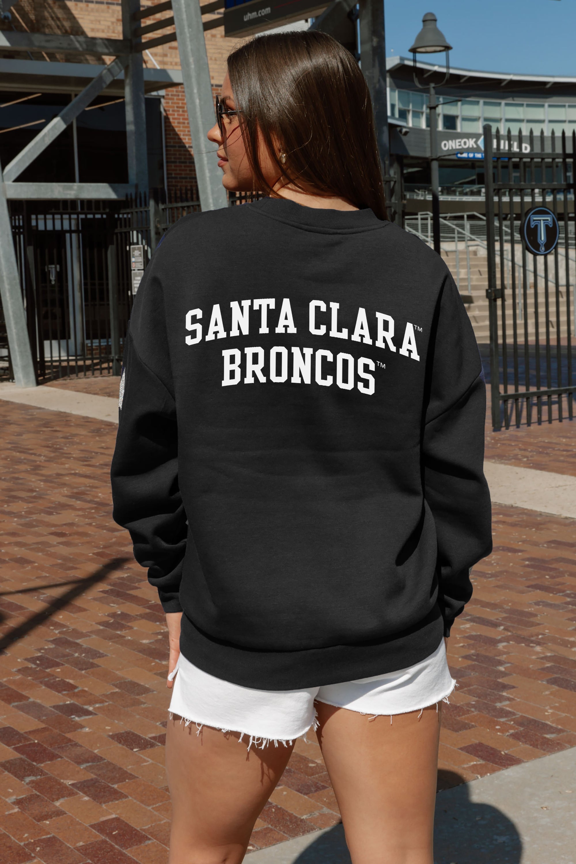 SANTA CLARA BRONCOS DEDICATION EMBELLISHED STAR SLEEVE CREWNECK PULLOVER