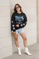 TENNESSEE TITANS GAMEDAY GLIMMER EMBELLISHED STAR SLEEVE CREWNECK PULLOVER