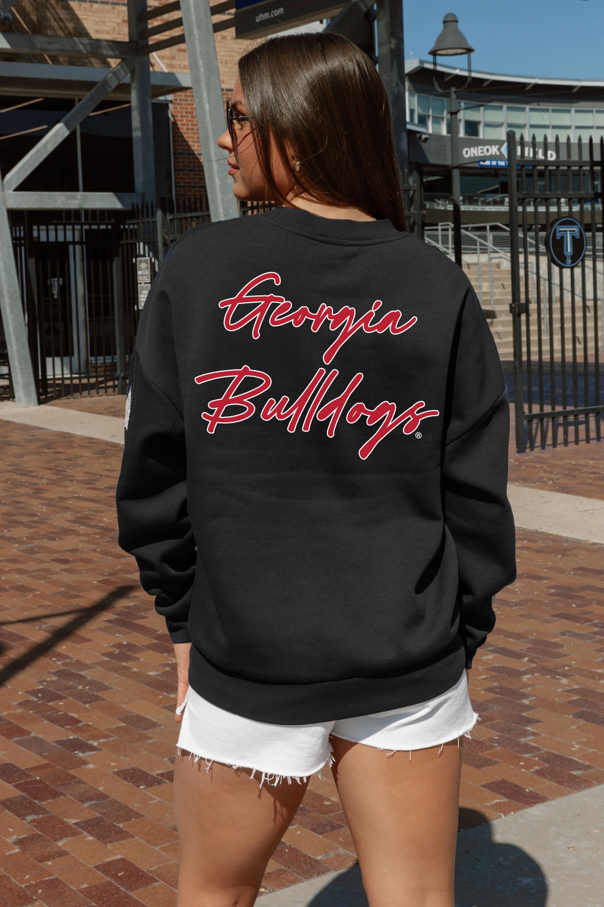 GEORGIA BULLDOGS DEDICATION EMBELLISHED STAR SLEEVE CREWNECK PULLOVER