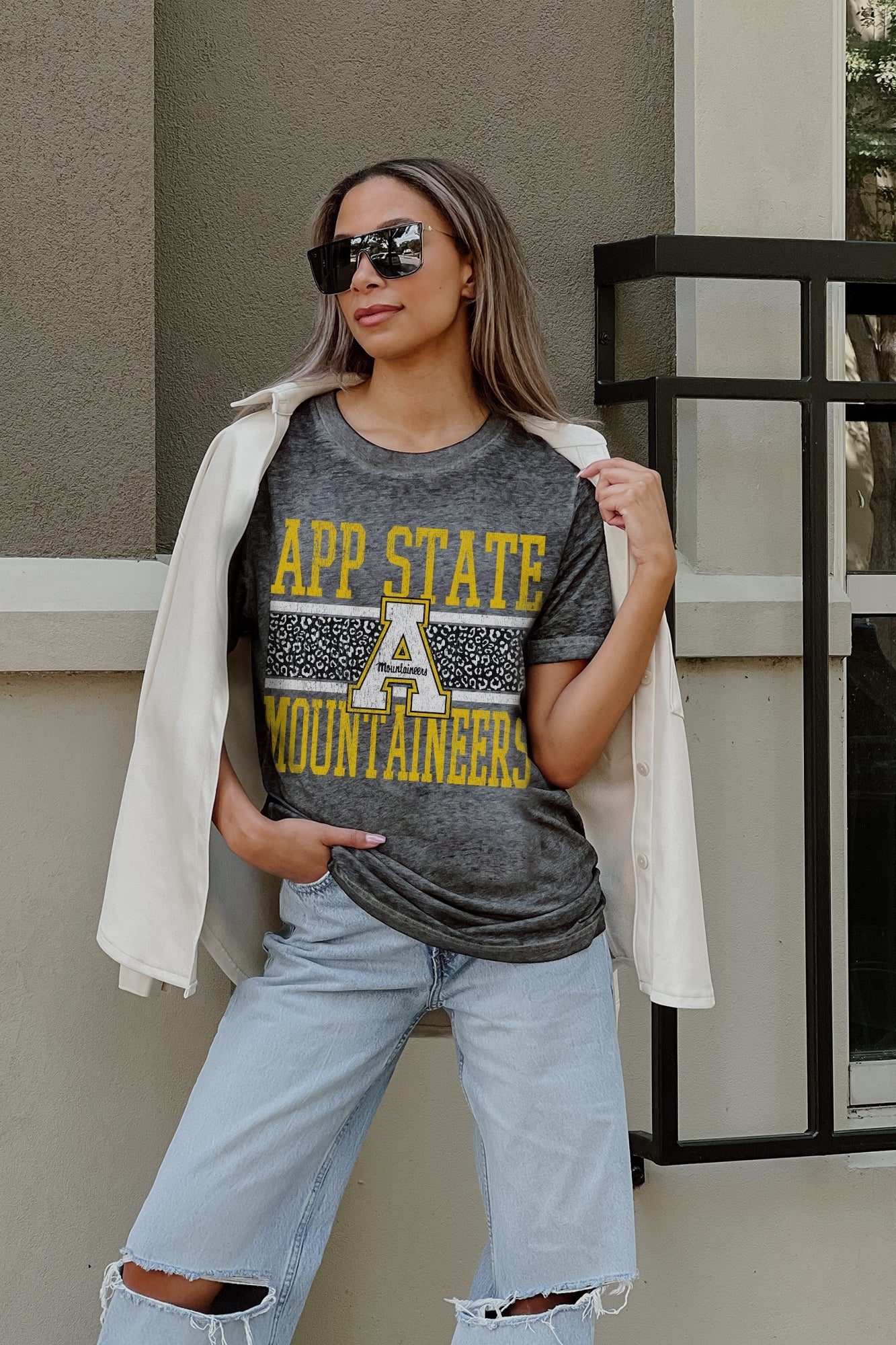 APPALACHIAN STATE MOUNTAINEERS CROWD GOES WILD ACID WASH BOYFRIEND TEE