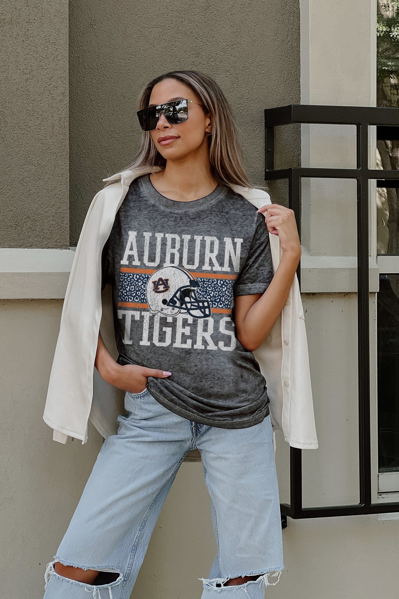 AUBURN TIGERS CROWD GOES WILD ACID WASH BOYFRIEND TEE