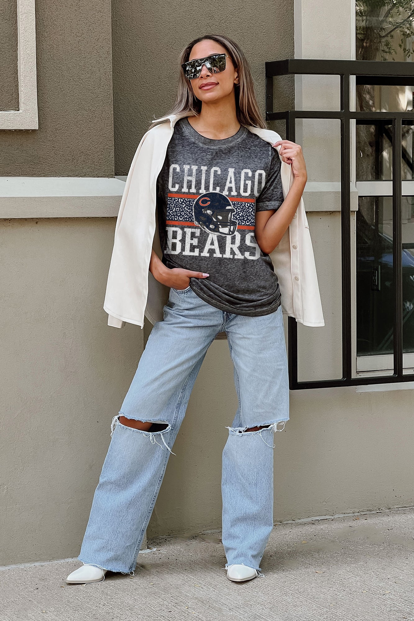 CHICAGO BEARS CROWD GOES WILD ACID WASH BOYFRIEND TEE