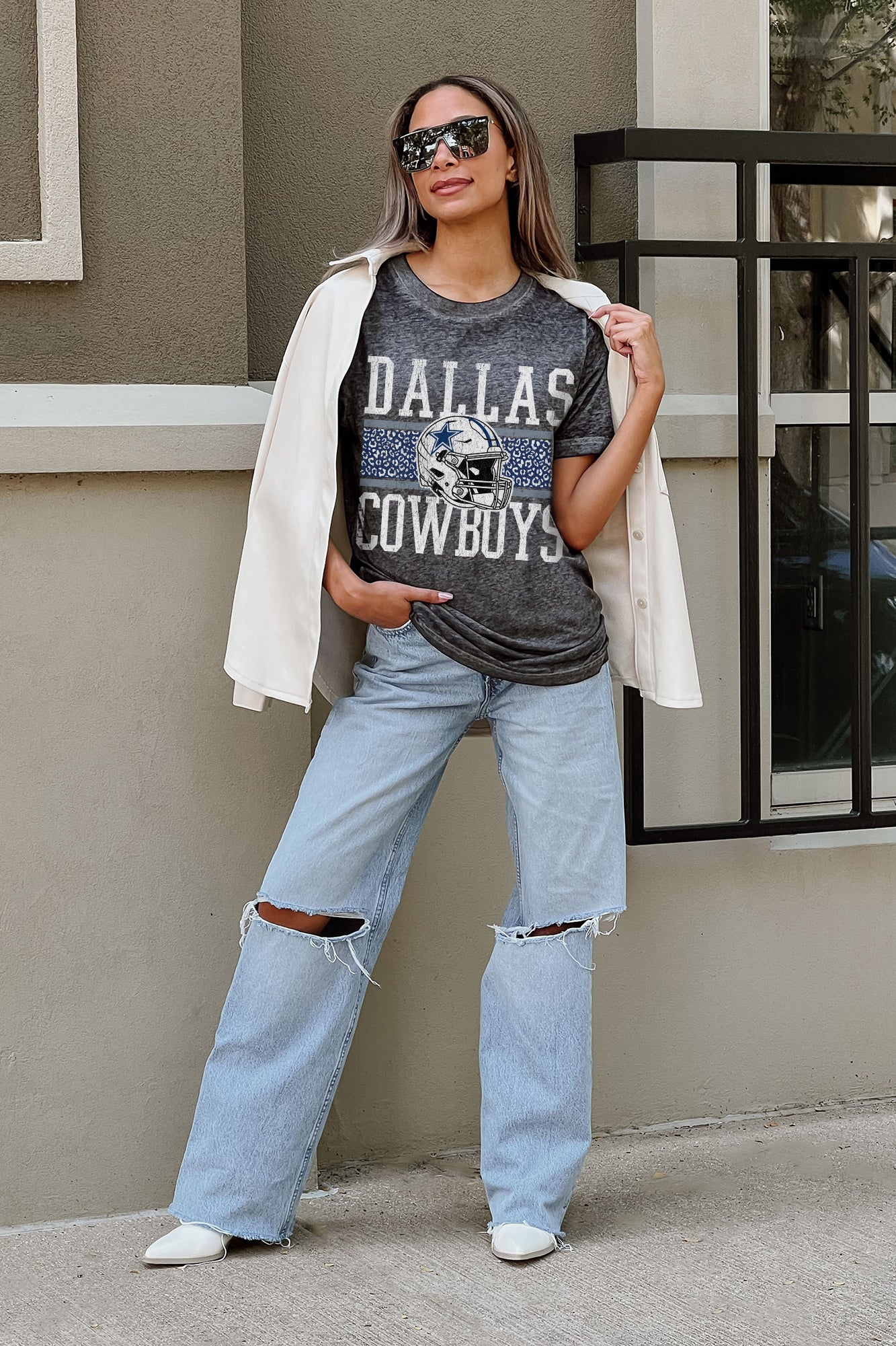 DALLAS COWBOYS CROWD GOES WILD ACID WASH BOYFRIEND TEE