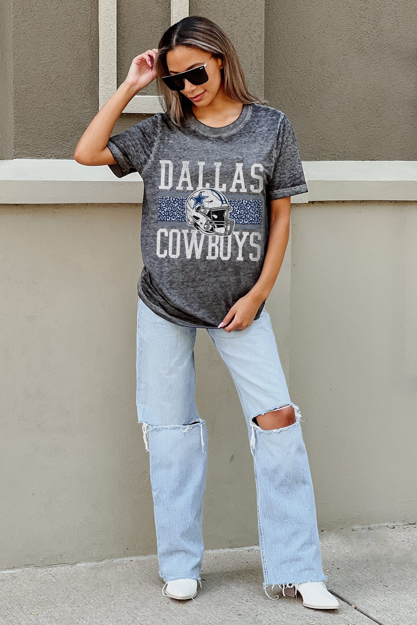 DALLAS COWBOYS CROWD GOES WILD ACID WASH BOYFRIEND TEE