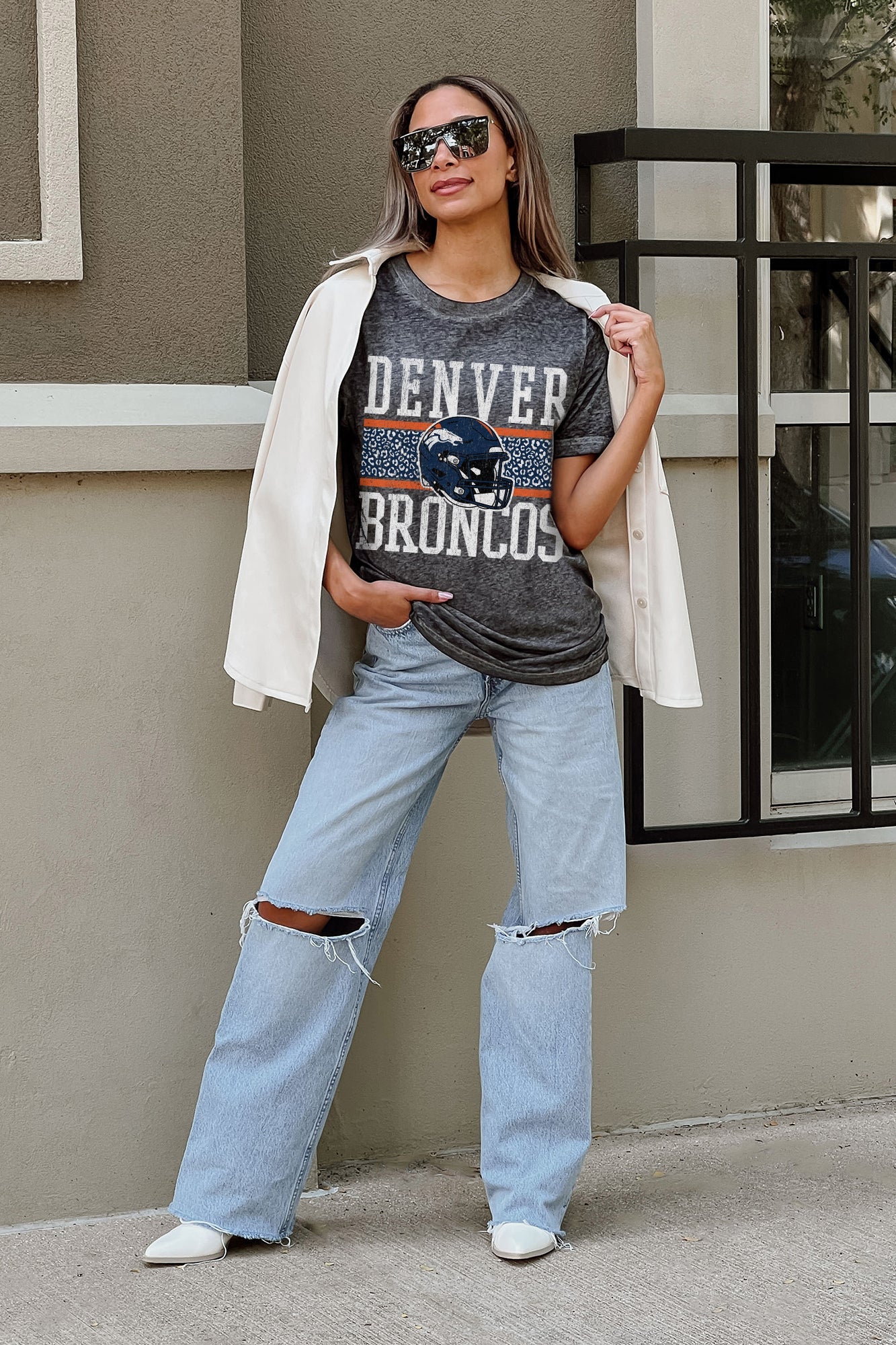 DENVER BRONCOS CROWD GOES WILD ACID WASH BOYFRIEND TEE