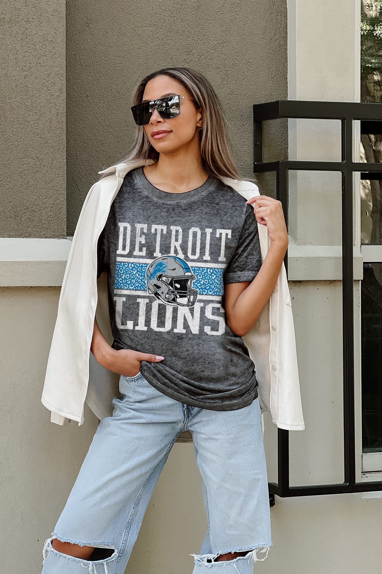 DETROIT LIONS CROWD GOES WILD ACID WASH BOYFRIEND TEE