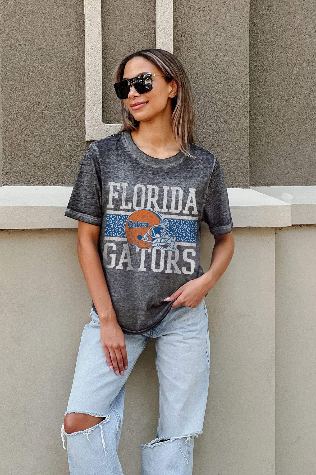 FLORIDA GATORS CROWD GOES WILD ACID WASH BOYFRIEND TEE