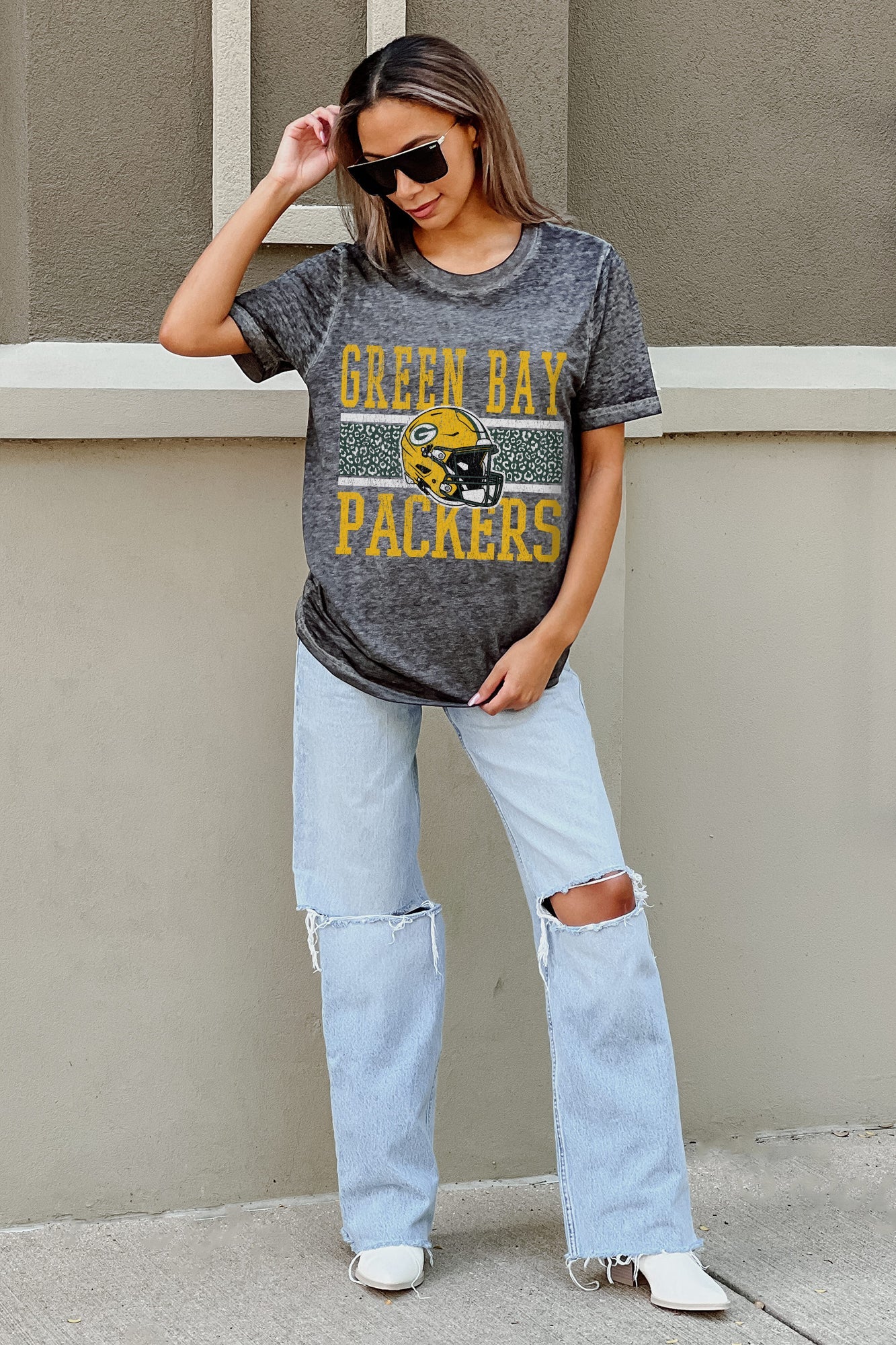 GREEN BAY PACKERS CROWD GOES WILD ACID WASH BOYFRIEND TEE