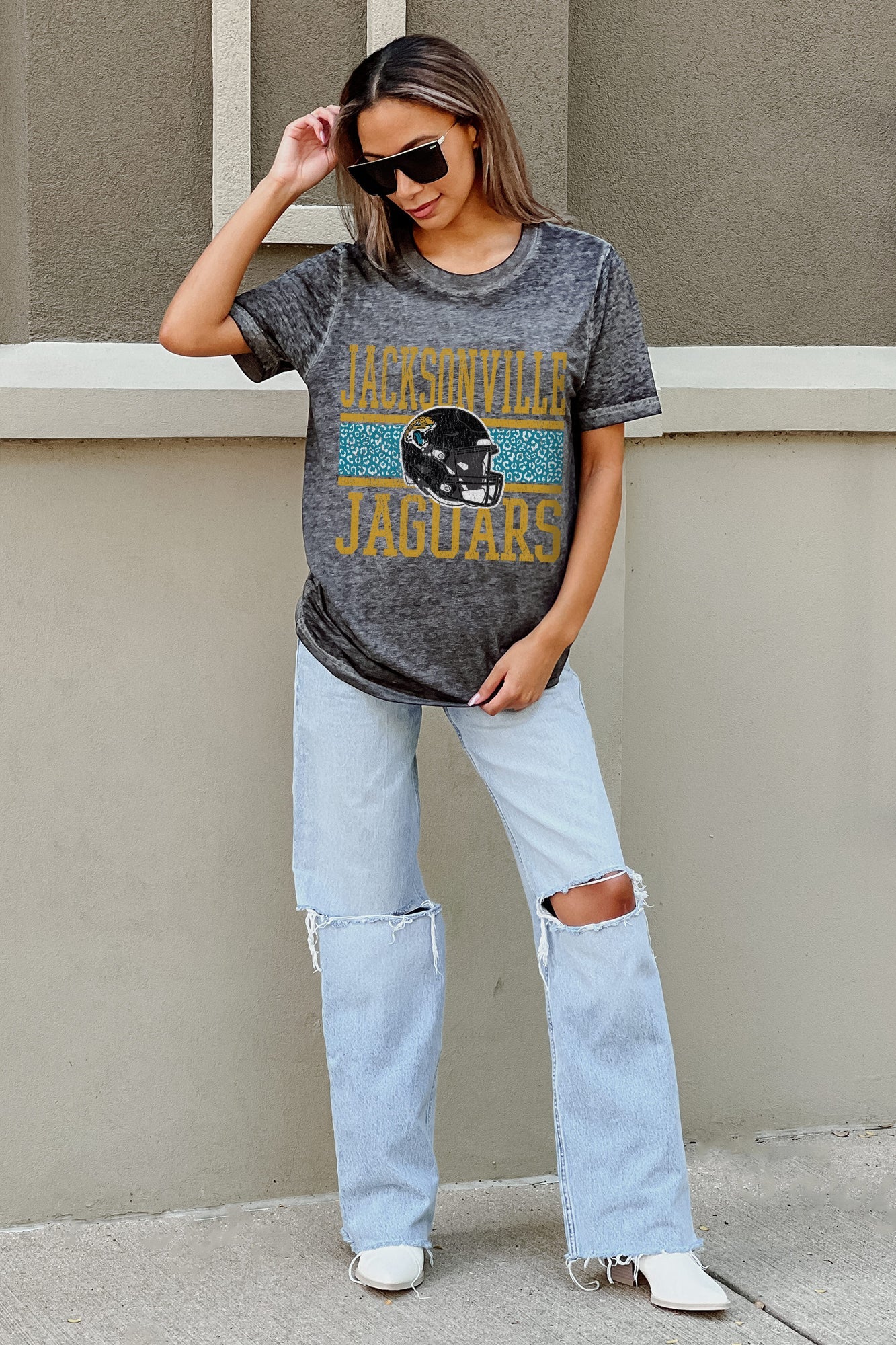 JACKSONVILLE JAGUARS CROWD GOES WILD ACID WASH BOYFRIEND TEE