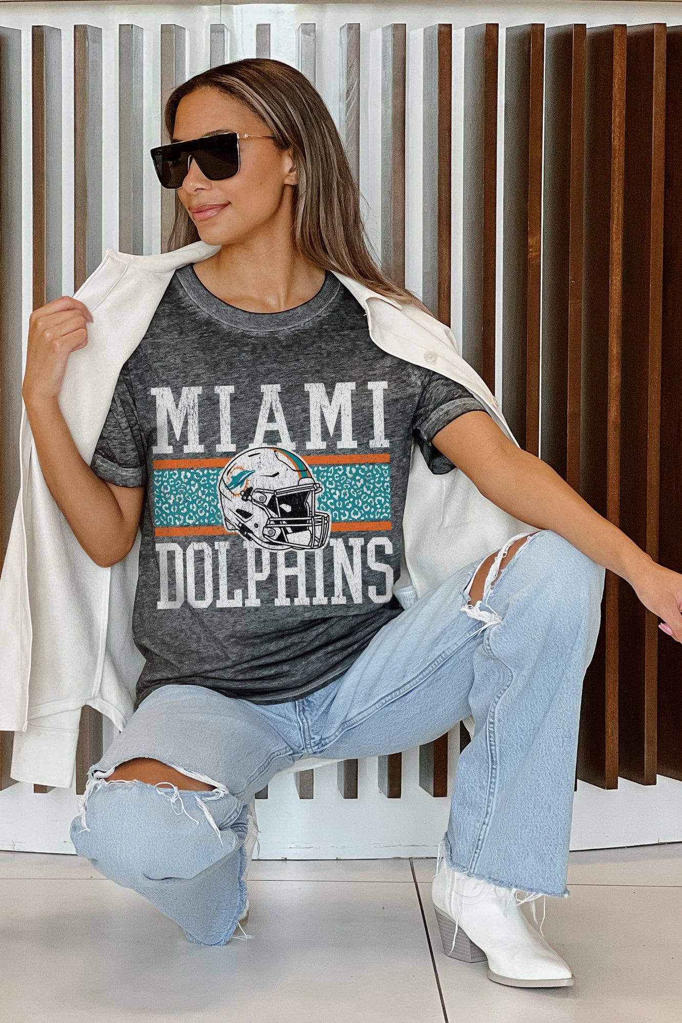 MIAMI DOLPHINS CROWD GOES WILD ACID WASH BOYFRIEND TEE