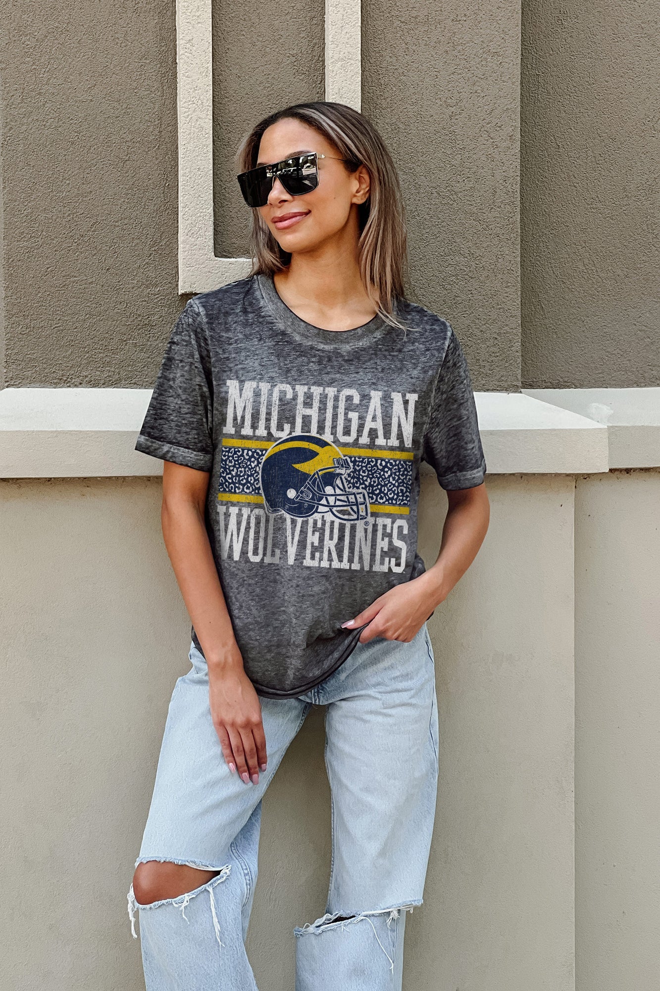 MICHIGAN WOLVERINES CROWD GOES WILD ACID WASH BOYFRIEND TEE