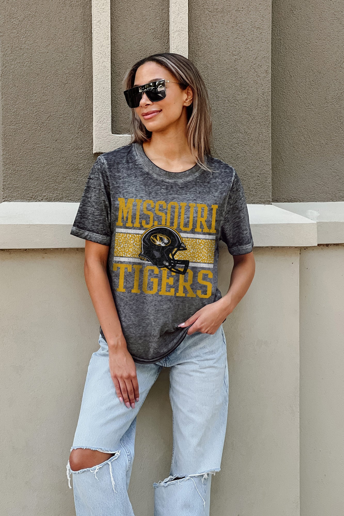 MISSOURI TIGERS CROWD GOES WILD ACID WASH BOYFRIEND TEE