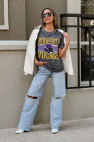 MINNESOTA VIKINGS CROWD GOES WILD ACID WASH BOYFRIEND TEE