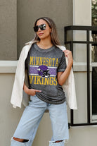 MINNESOTA VIKINGS CROWD GOES WILD ACID WASH BOYFRIEND TEE