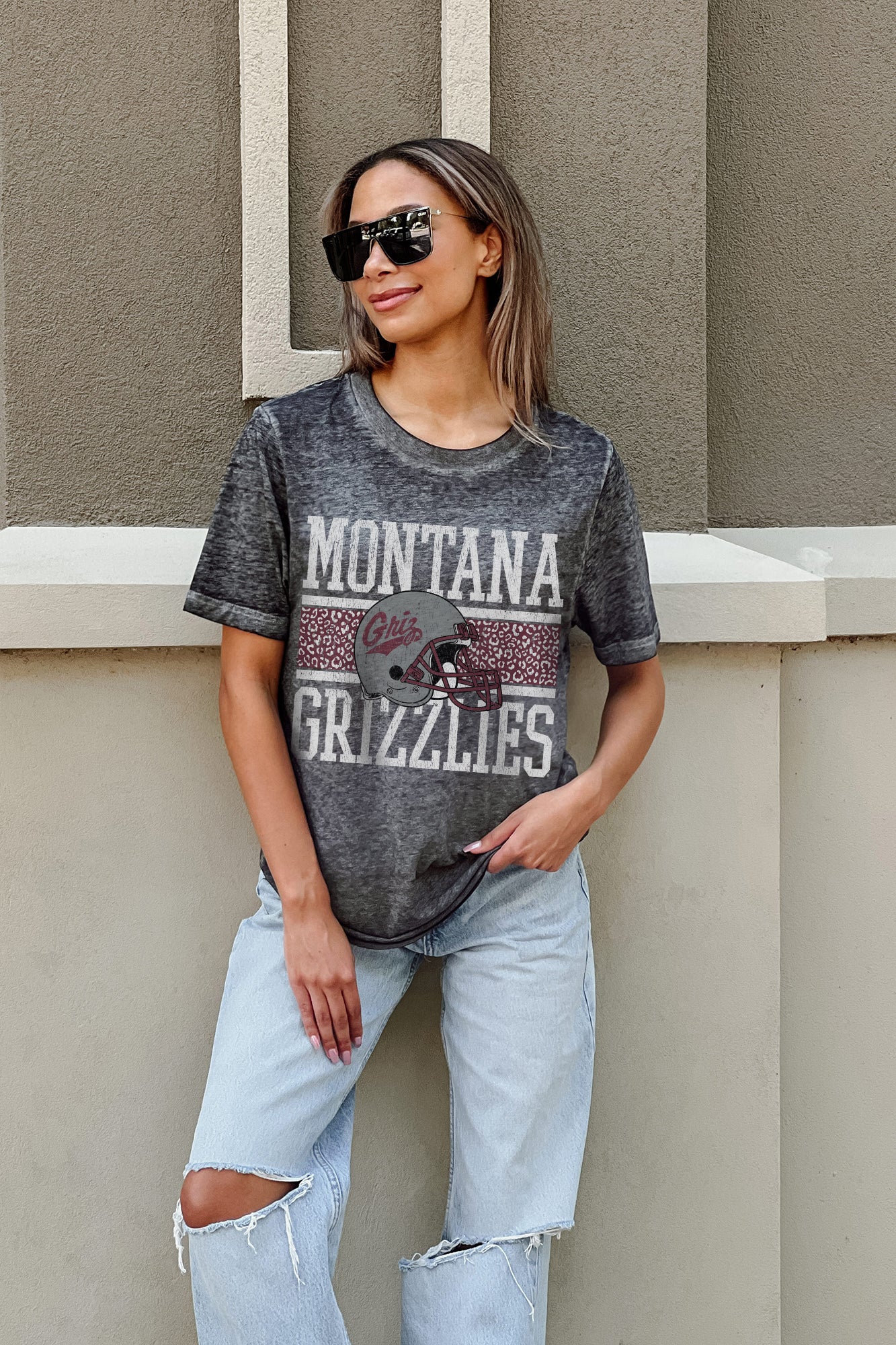 MONTANA GRIZZLIES CROWD GOES WILD ACID WASH BOYFRIEND TEE