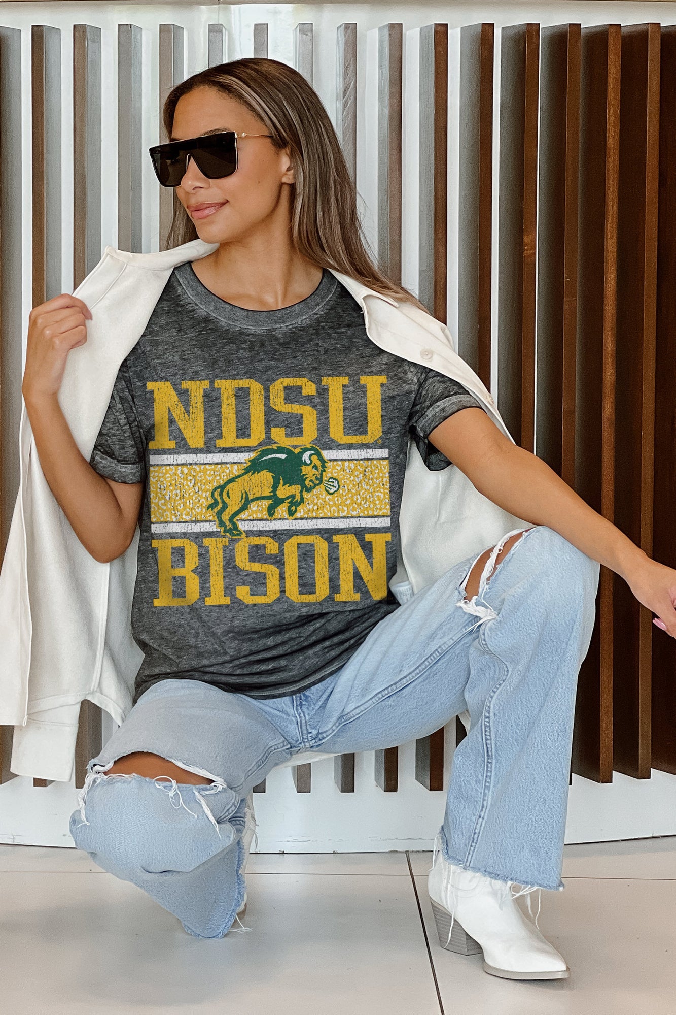 NORTH DAKOTA STATE BISON CROWD GOES WILD ACID WASH BOYFRIEND TEE