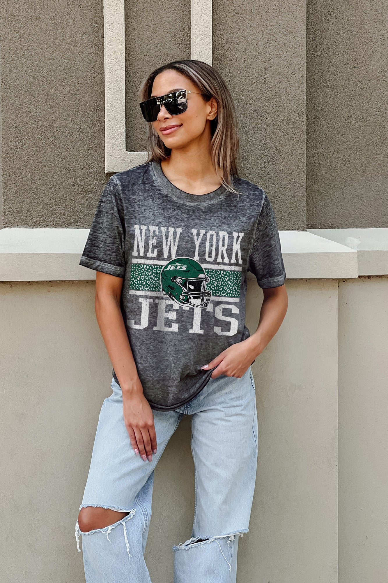 NEW YORK JETS CROWD GOES WILD ACID WASH BOYFRIEND TEE