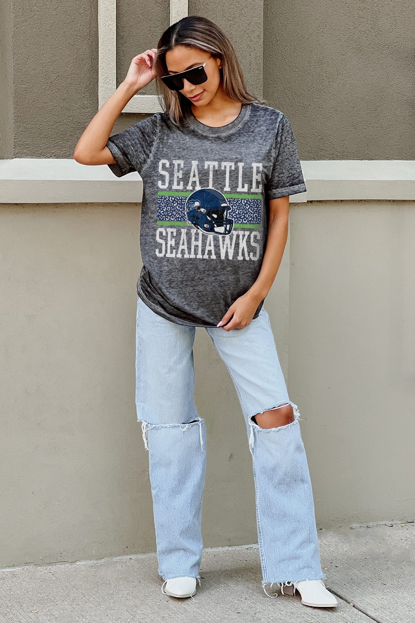 SEATTLE SEAHAWKS CROWD GOES WILD ACID WASH BOYFRIEND TEE