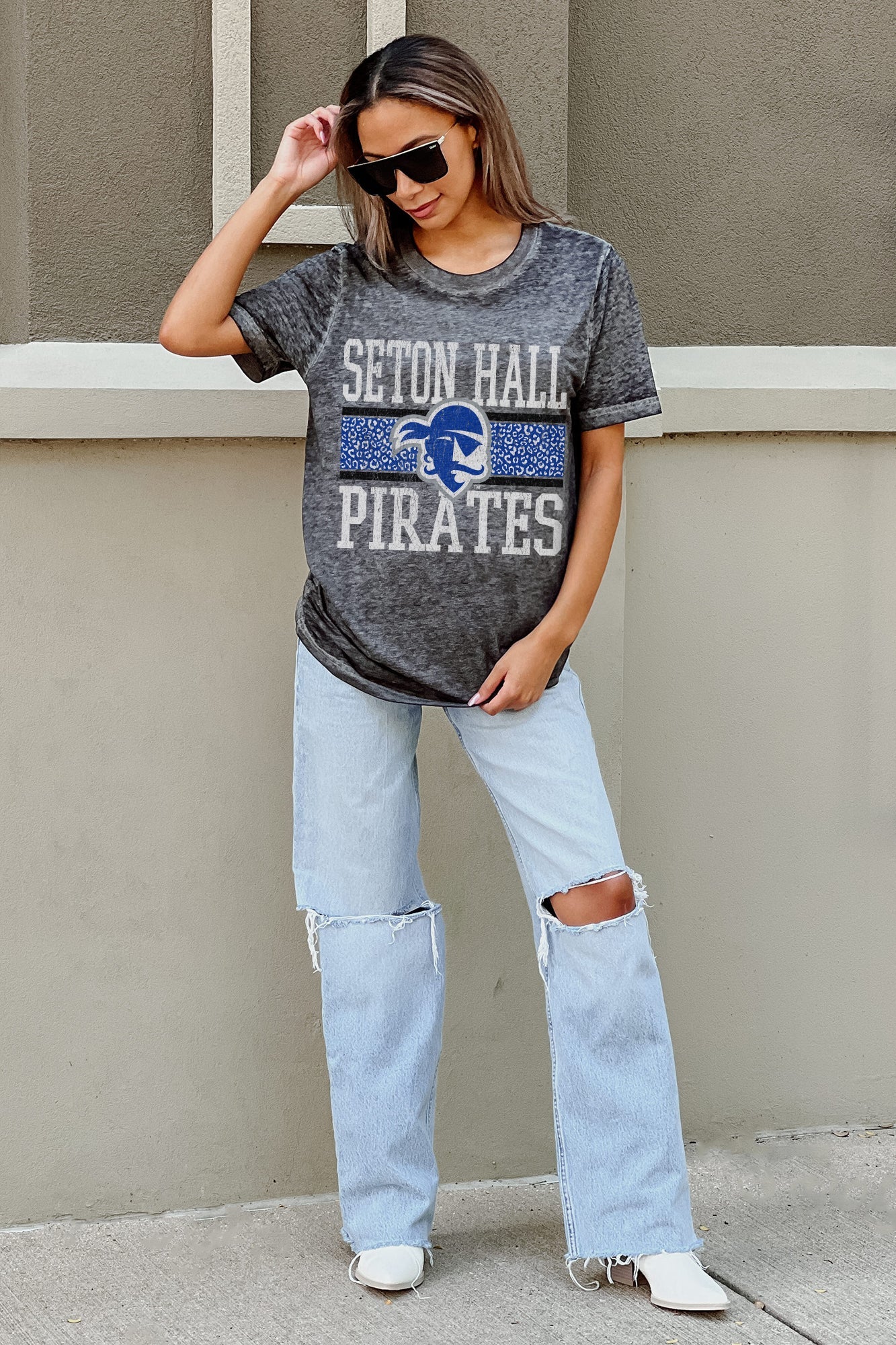 SETON HALL PIRATES CROWD GOES WILD ACID WASH BOYFRIEND TEE