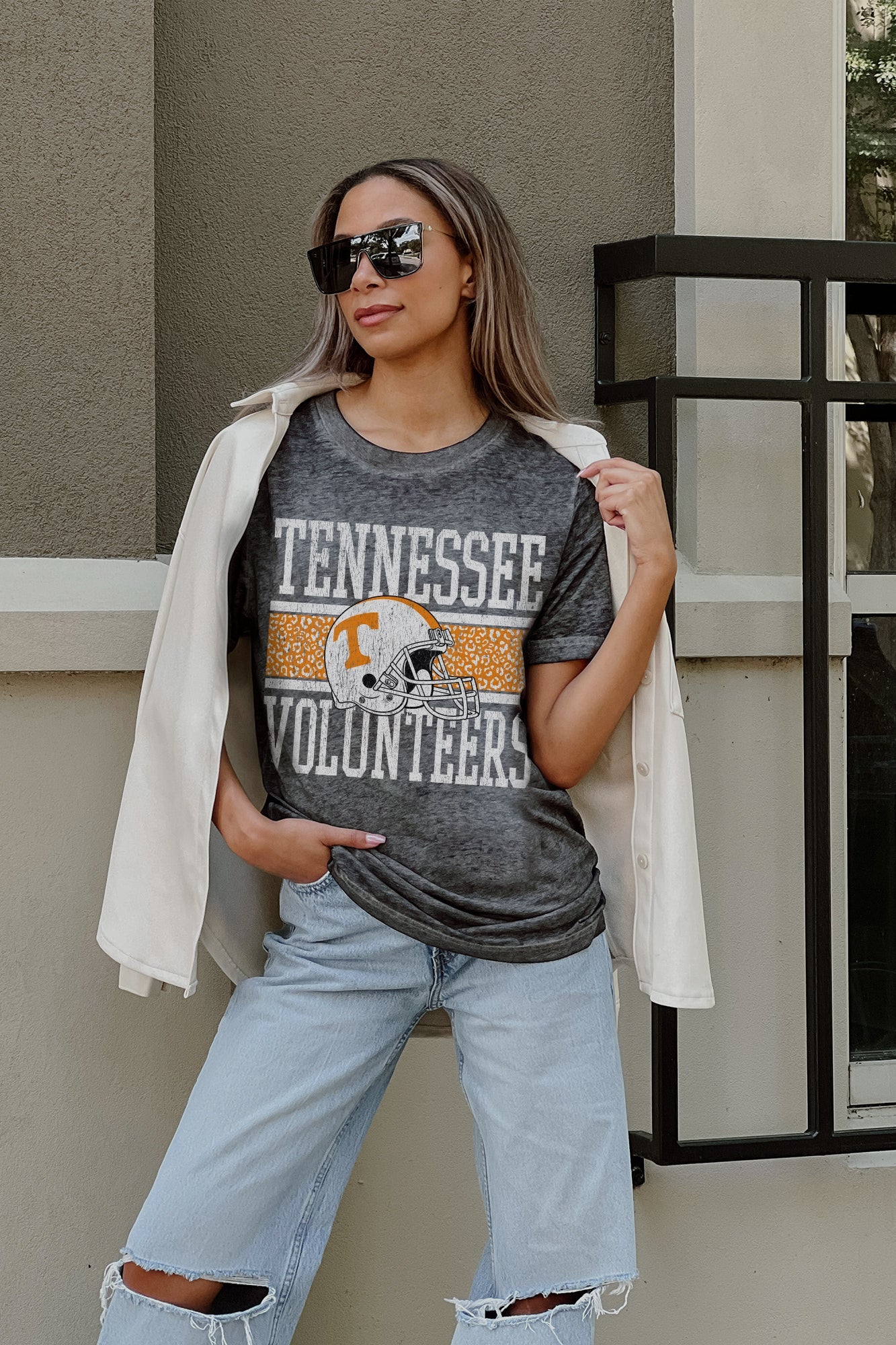 TENNESSEE VOLUNTEERS CROWD GOES WILD ACID WASH BOYFRIEND TEE