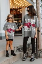 ALABAMA CRIMSON TIDE ON THE BALL KIDS MINI RHINESTONE SHORT SLEEVE CLASSIC TEE