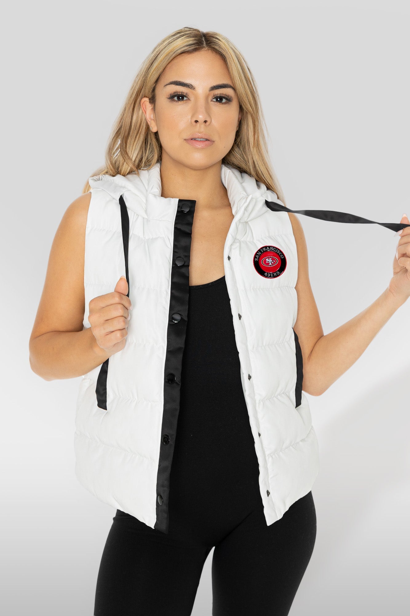 SAN FRANCISCO 49ERS READY FOR IT HOODED SNAP PUFFER VEST WITH CONTRAST TRIM