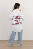 ARKANSAS RAZORBACKS VICTORY CHANT WHITE BUTTON DOWN COLLARED TOP BY MADI PREWETT TROUTT