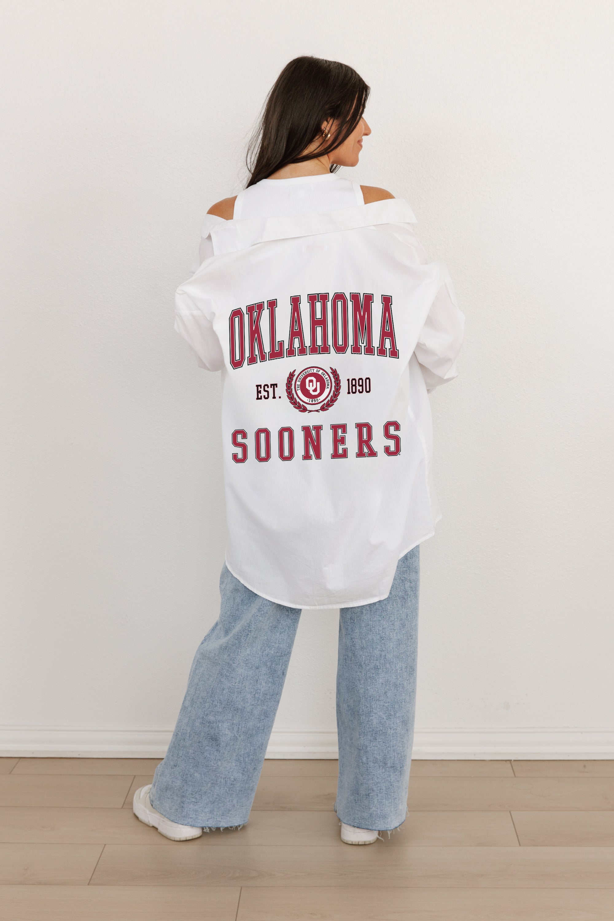 OKLAHOMA SOONERS VICTORY CHANT WHITE BUTTON DOWN COLLARED TOP BY MADI PREWETT TROUTT