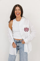 OKLAHOMA SOONERS VICTORY CHANT WHITE BUTTON DOWN COLLARED TOP BY MADI PREWETT TROUTT