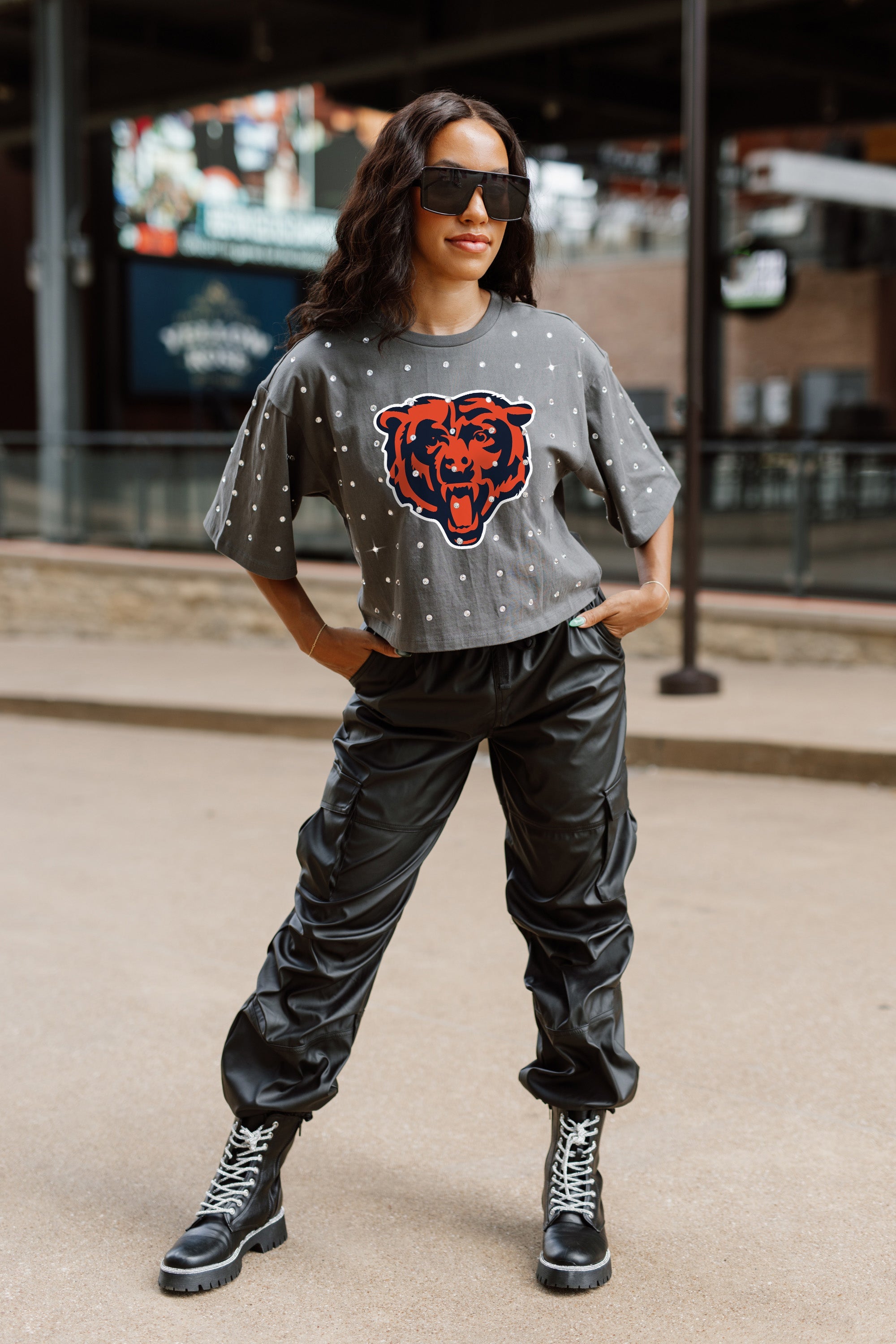 CHICAGO BEARS JUST IN TIME OVERSIZED ALL-OVER RHINESTONE SHORT SLEEVE CROP TEE