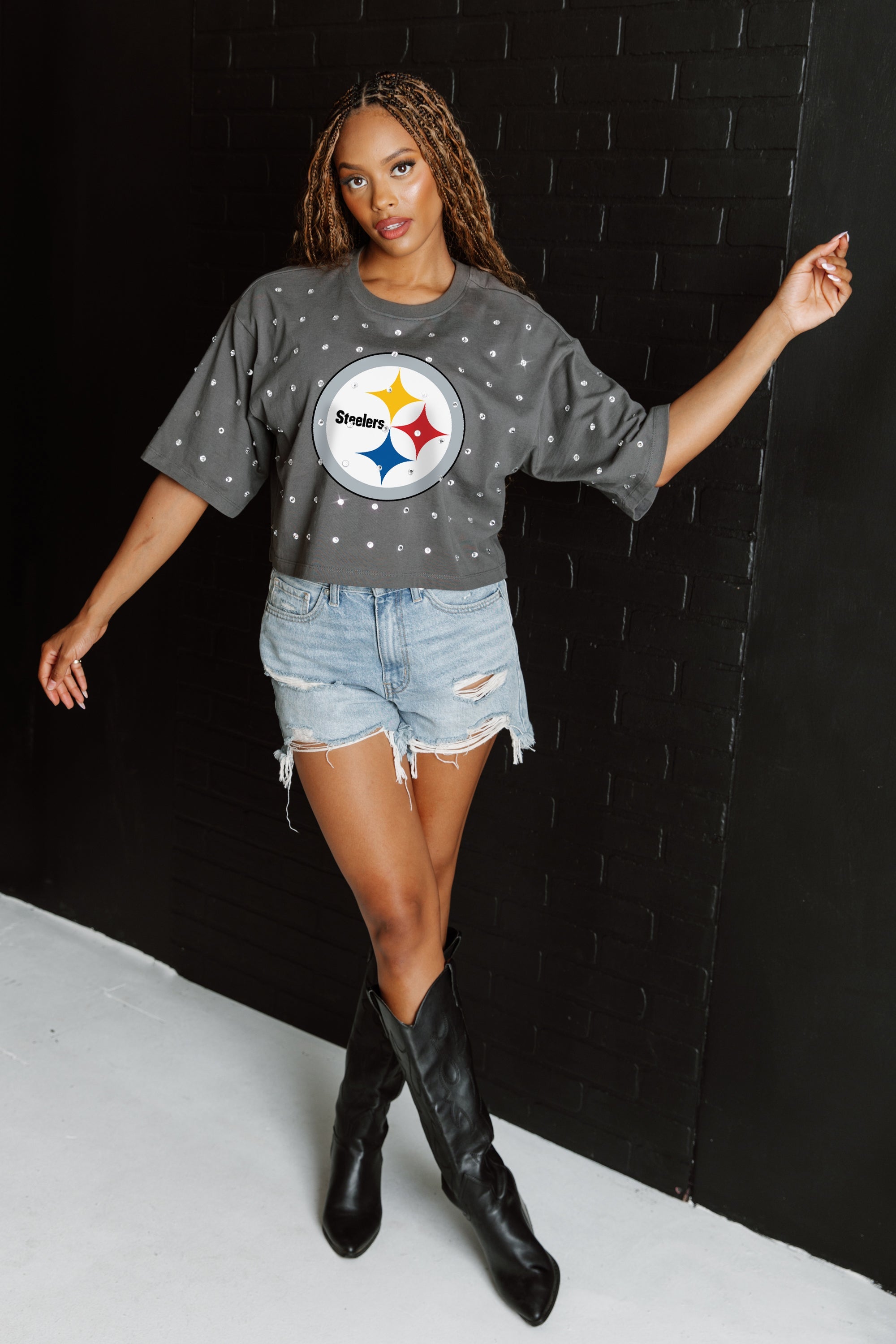 PITTSBURGH STEELERS JUST IN TIME OVERSIZED ALL-OVER RHINESTONE SHORT SLEEVE CROP TEE