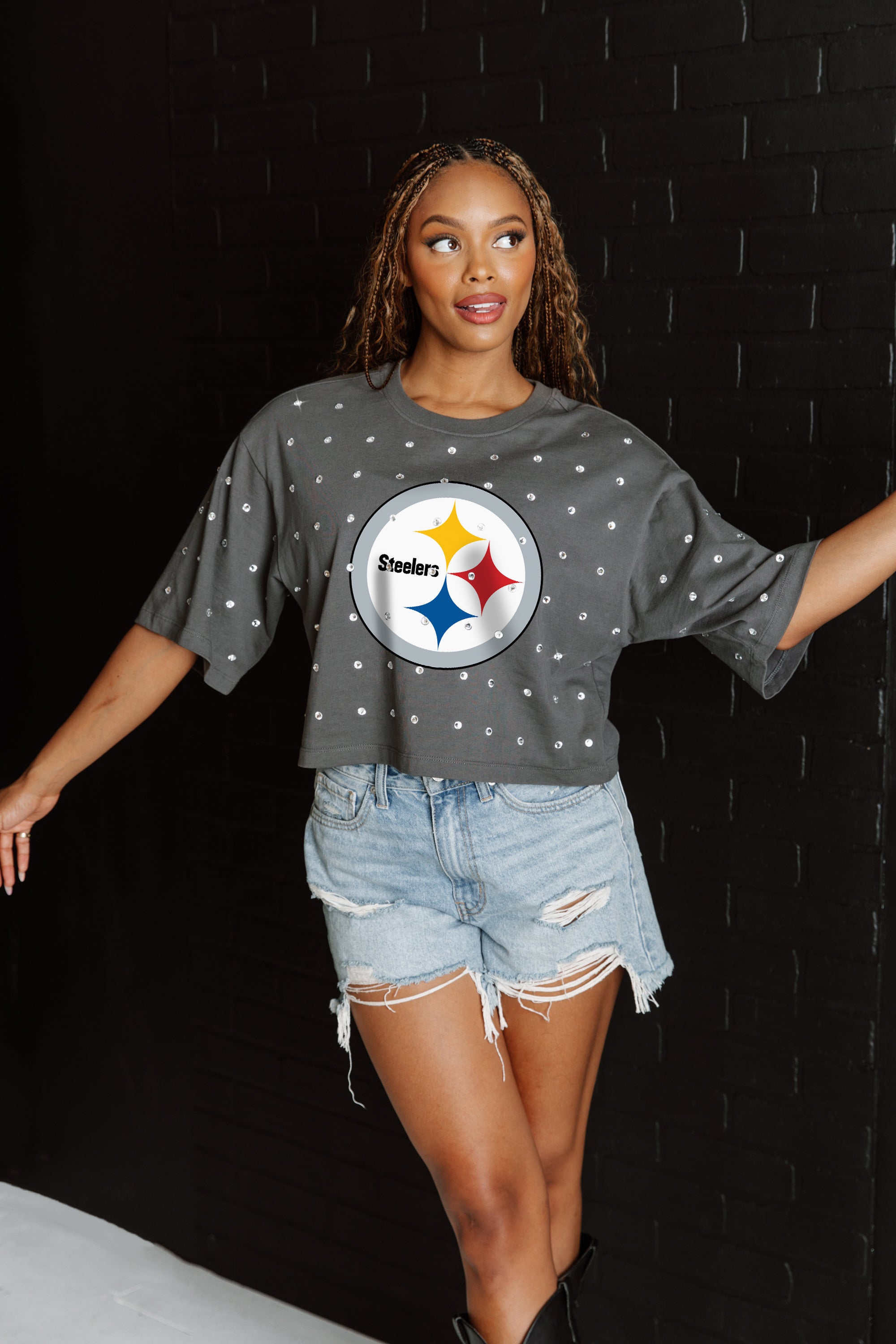 PITTSBURGH STEELERS JUST IN TIME OVERSIZED ALL-OVER RHINESTONE SHORT SLEEVE CROP TEE