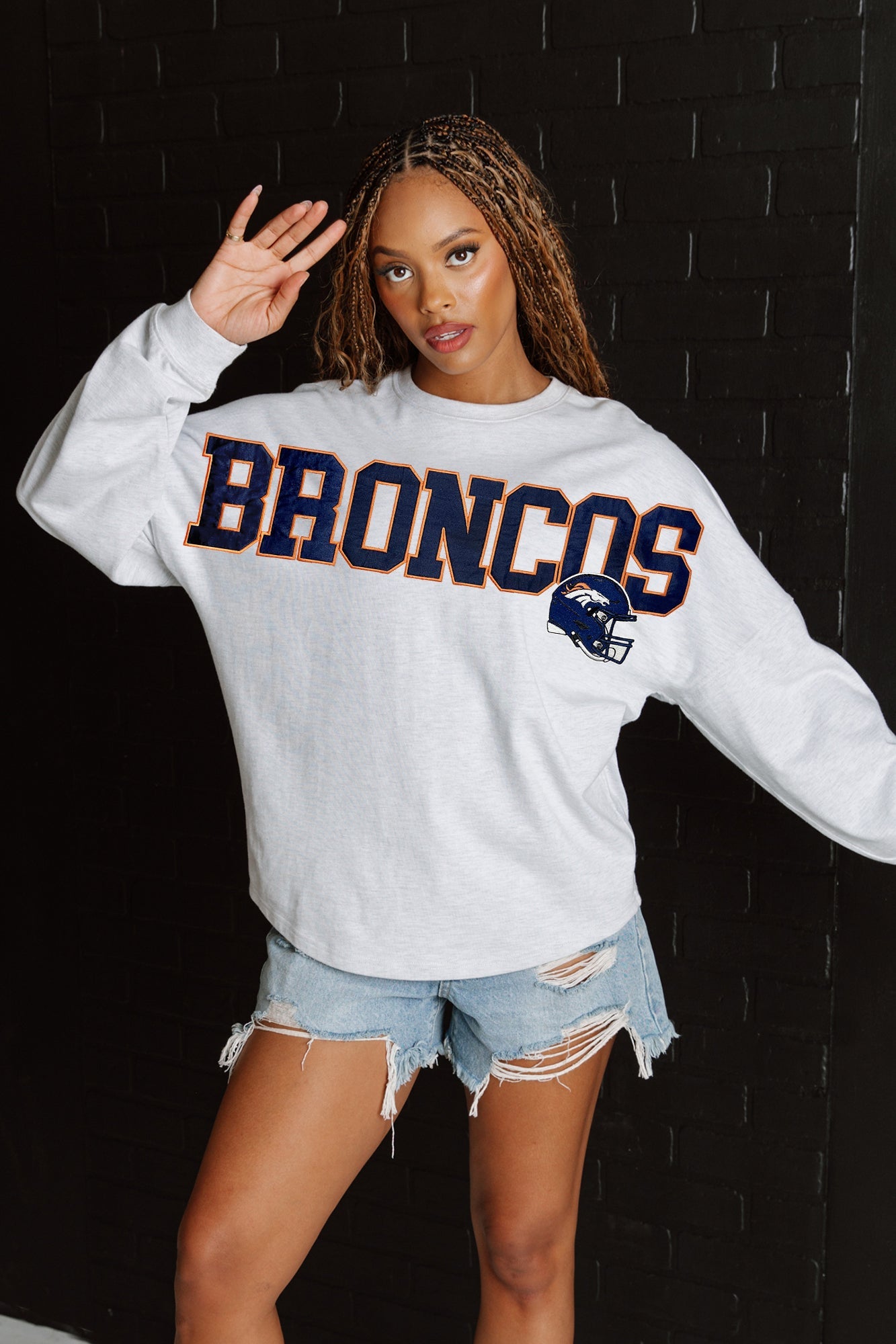 DENVER BRONCOS READY TO RALLY RELAXED FIT HEATHERED LONG SLEEVE FRENCH TERRY PULLOVER