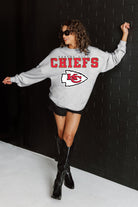 KANSAS CITY CHIEFS BIG GOALS RELAXED FIT HEATHERED LONG SLEEVE FRENCH TERRY PULLOVER