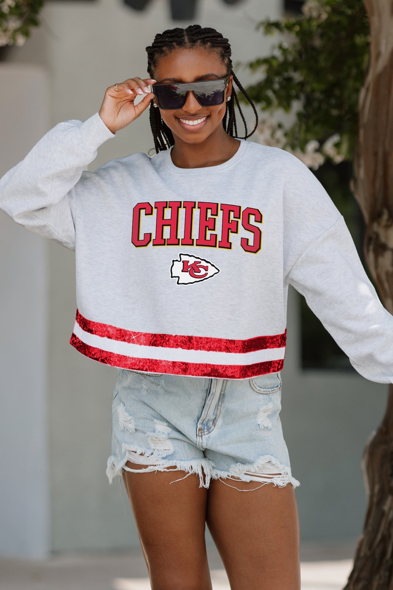 KANSAS CITY CHIEFS PASS THE SHINE LONG SLEEVE METALLIC SHIMMER-STRIPE TOP