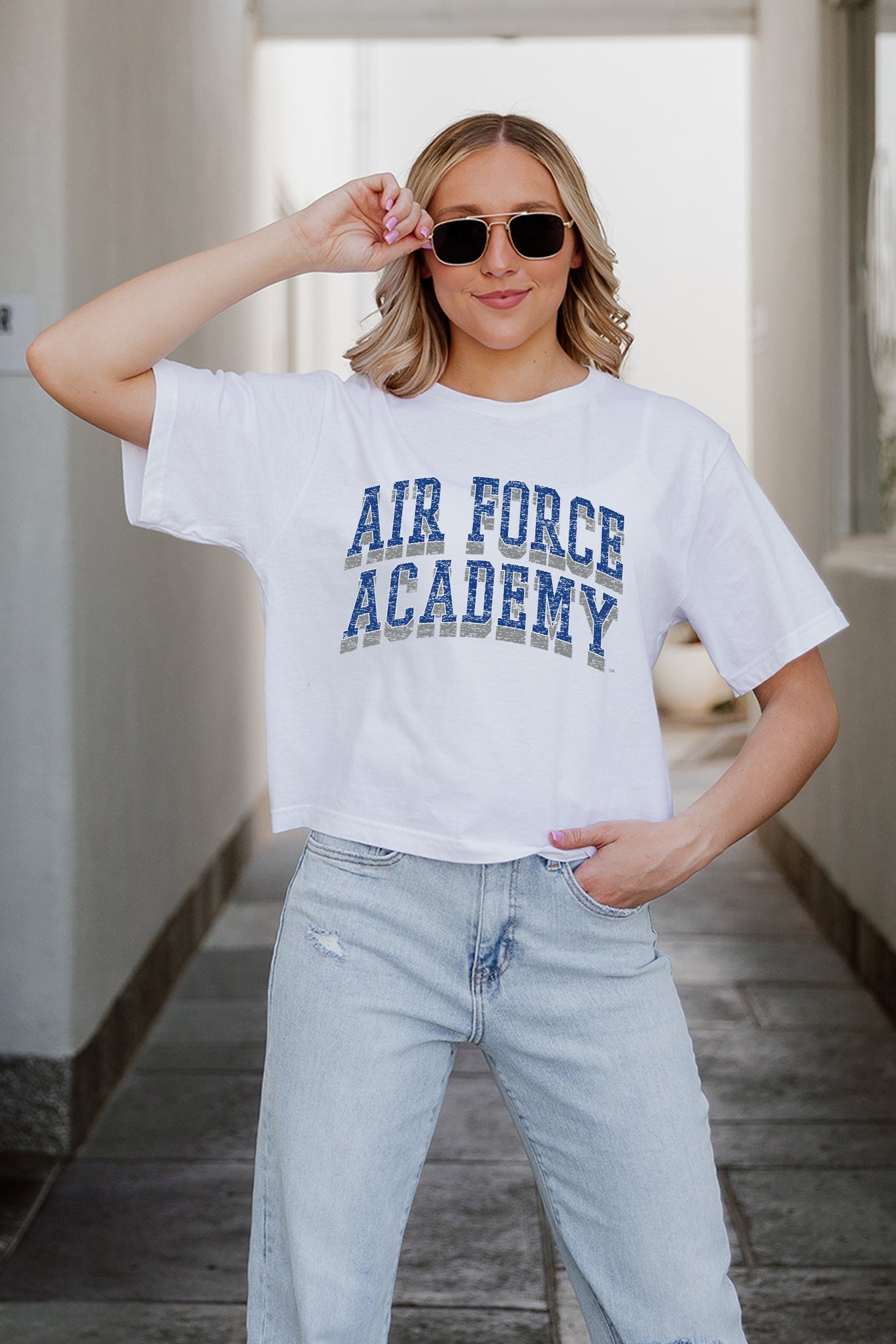 AIR FORCE FALCONS CLAIM TO FAME BOXY FIT WOMEN'S CROPPED TEE