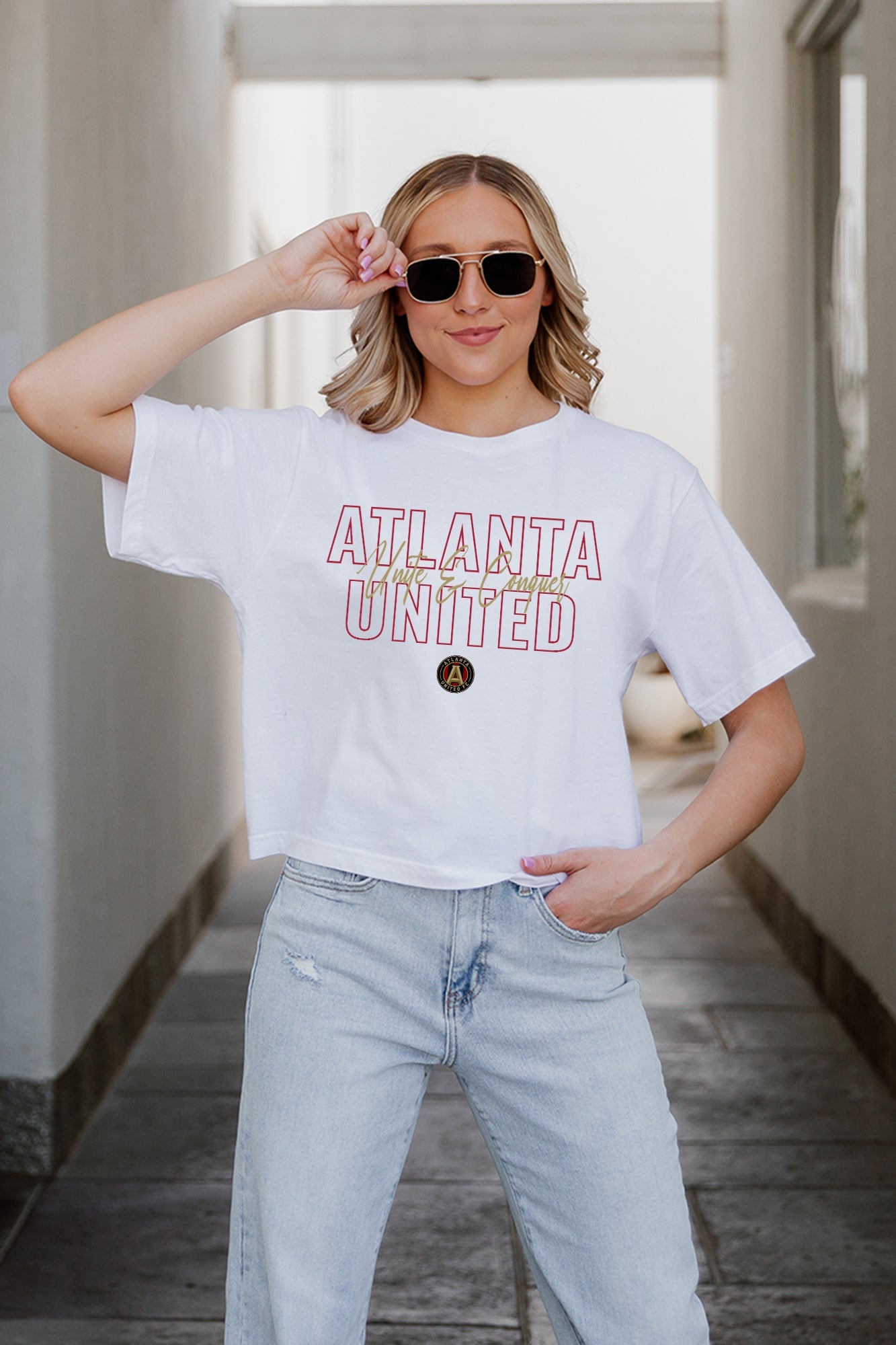 ATLANTA UNITED FC KEEP PLAYING BOXY FIT WOMEN'S CROPPED TEE