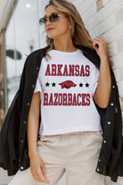 ARKANSAS RAZORBACKS TO THE POINT BOXY FIT WOMEN'S CROP TEE