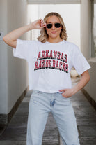 ARKANSAS RAZORBACKS CLAIM TO FAME BOXY FIT WOMEN'S CROPPED TEE