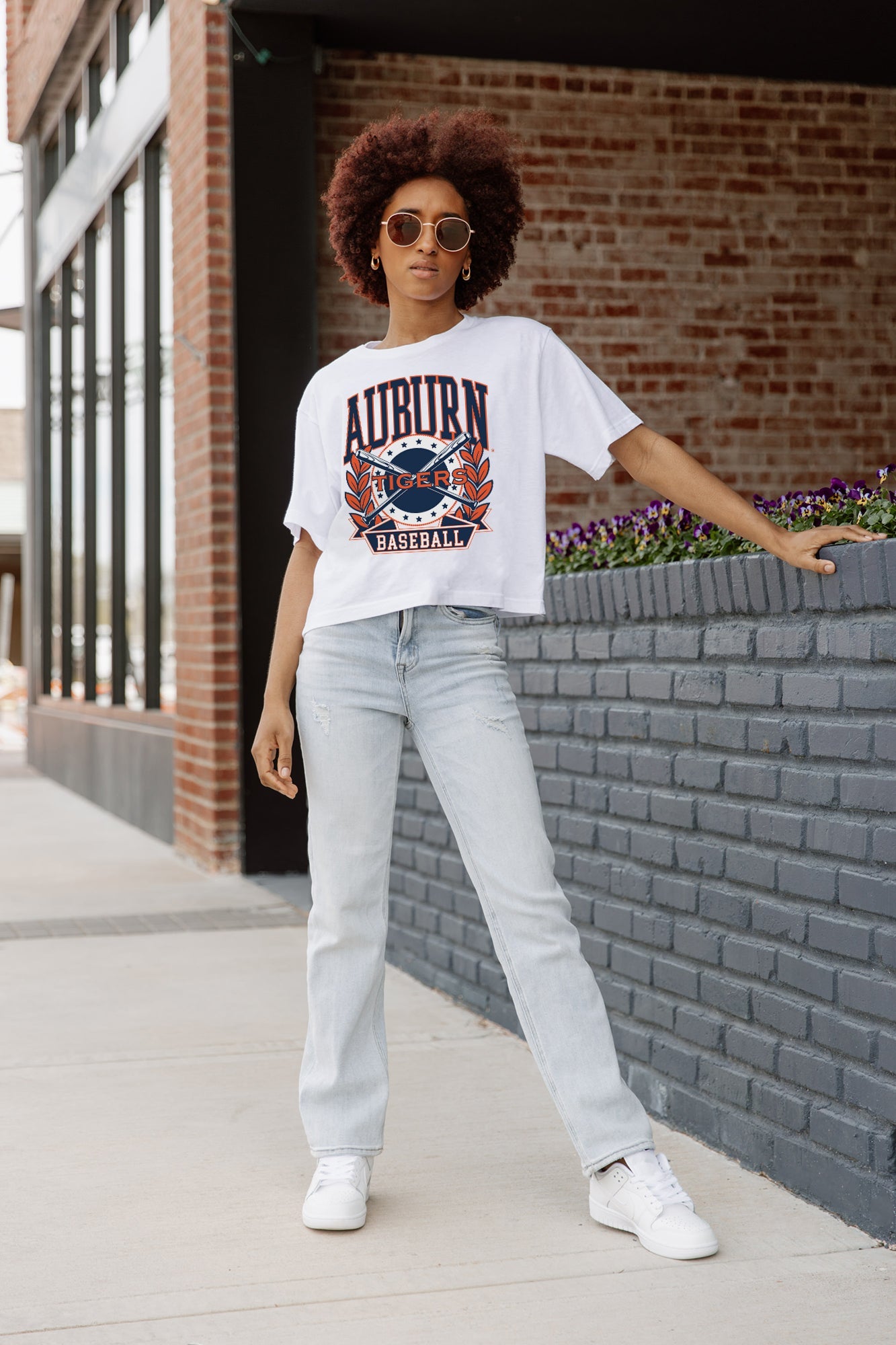 AUBURN TIGERS BASES LOADED BOXY FIT WOMEN'S CROP TEE