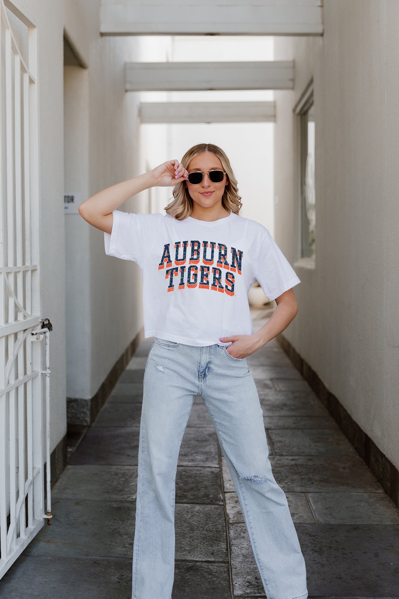 AUBURN TIGERS CLAIM TO FAME BOXY FIT WOMEN'S CROPPED TEE