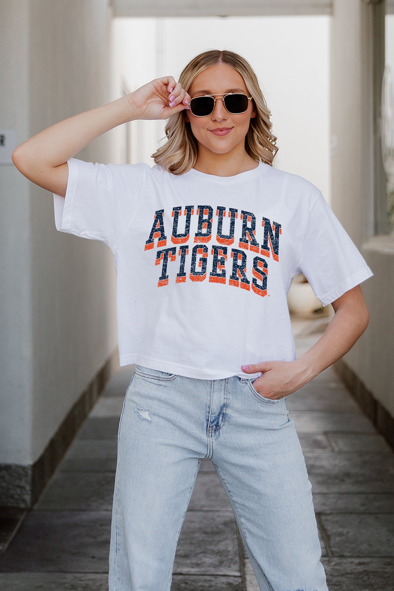 AUBURN TIGERS CLAIM TO FAME BOXY FIT WOMEN'S CROPPED TEE