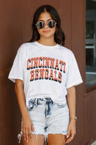 CINCINNATI BENGALS CLAIM TO FAME BOXY FIT WOMEN'S CROPPED TEE