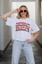 CINCINNATI BEARCATS CLAIM TO FAME BOXY FIT WOMEN'S CROPPED TEE