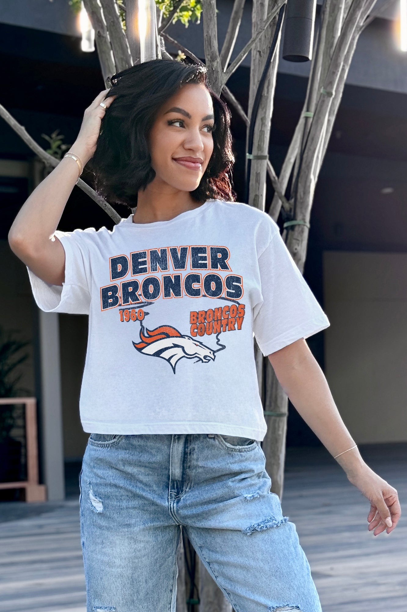 DENVER BRONCOS GAMEDAY GOALS BOXY FIT WOMEN'S CROP TEE