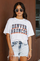 DENVER BRONCOS CLAIM TO FAME BOXY FIT WOMEN'S CROPPED TEE