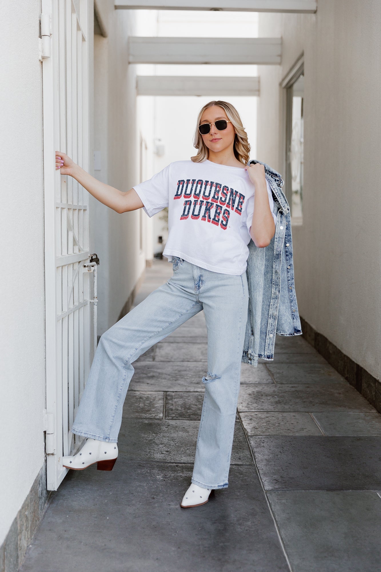 DUQUESNE UNIVERSITY DUKES CLAIM TO FAME BOXY FIT WOMEN'S CROPPED TEE